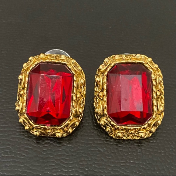 Unsigned Vintage Red Cushion Cut Red Rhinestone Ornate Gold-tone Earrings 15.7g - Picture 3 of 12